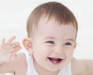 赤ちゃんの笑顔